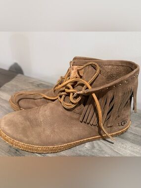 UGG Alexia Fringe Moccasin boots brown Nubuck studded size 8
